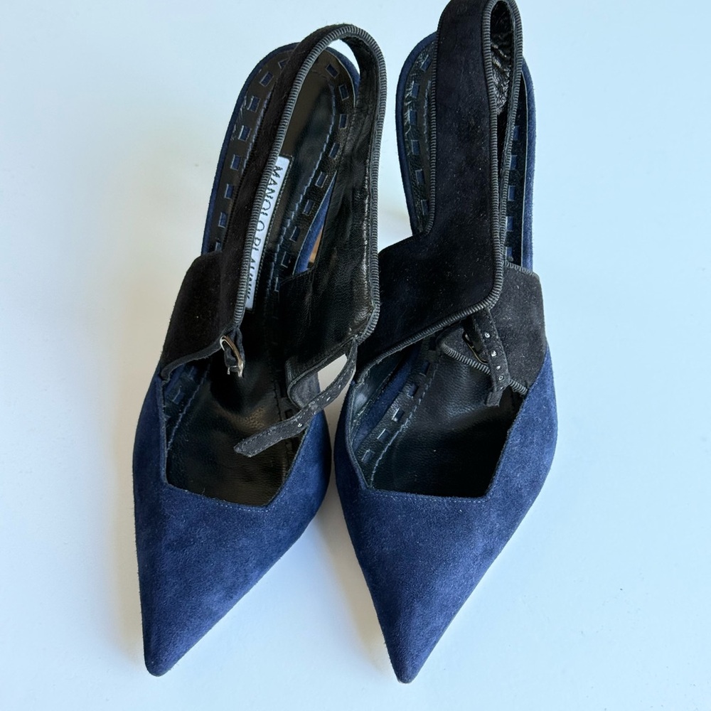 Manolo Blahnik Navy Suede pointed slingback heels, Vintage Authentic 36 EU